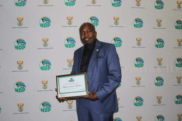 El piscicultor de 32 años cuenta con una multitud de premios, incluido el Granjero del año YAFF 2019.